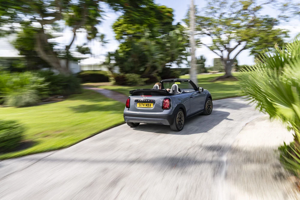 Mini Cabrio 2025, un clásico moderno que huye de lo eléctrico 6 Motor16 MINI CABRIO 2 Motor16