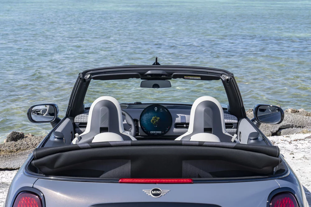 Mini Cabrio 2025, un clásico moderno que huye de lo eléctrico 24 Motor16 MINI CABRIO 20 Motor16