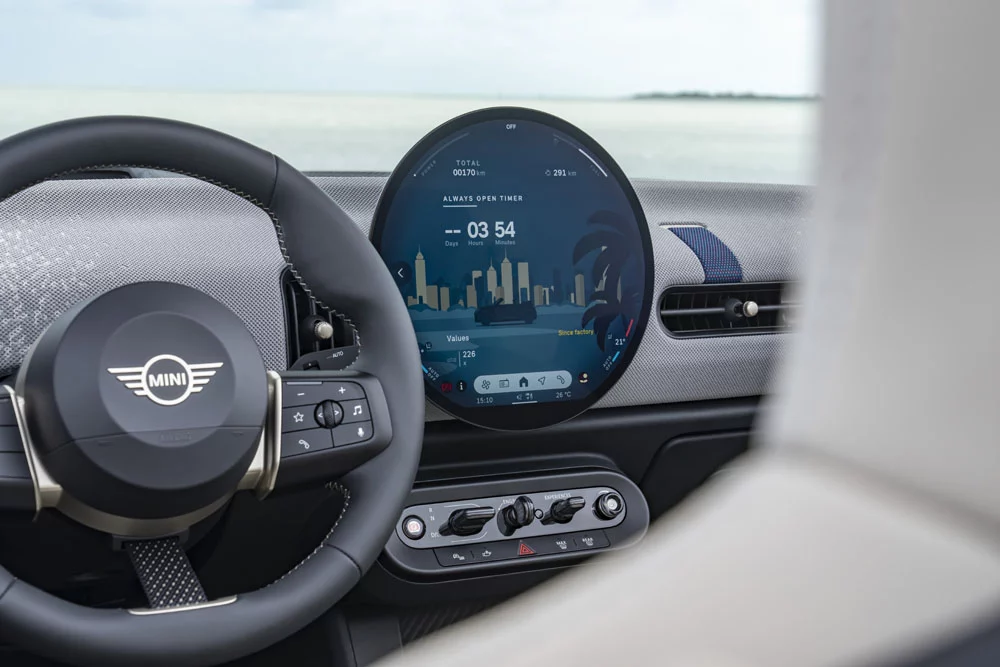 Mini Cabrio 2025, un clásico moderno que huye de lo eléctrico 26 Motor16 MINI CABRIO 22 Motor16