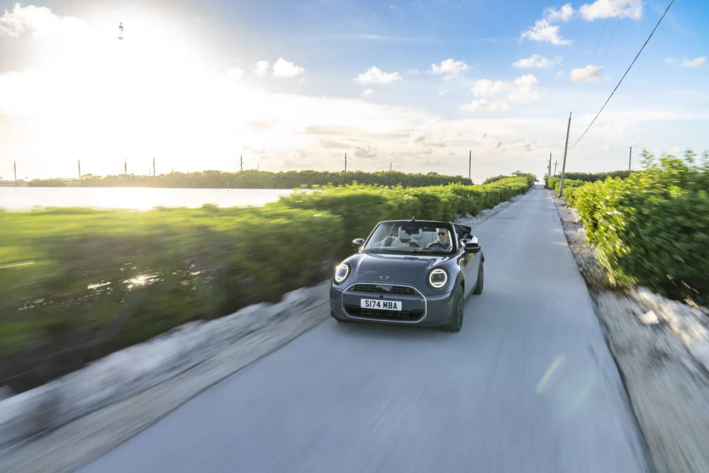 Mini Cabrio 2025, un clásico moderno que huye de lo eléctrico 7 Motor16 MINI CABRIO 3 Motor16