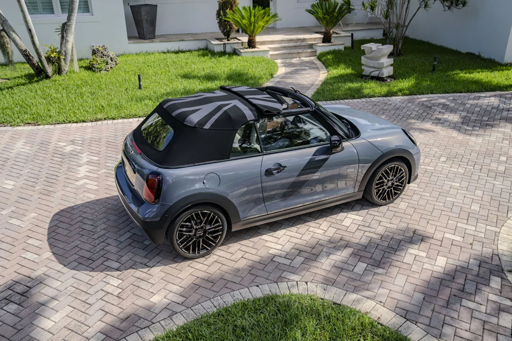 Mini Cabrio 2025, un clásico moderno que huye de lo eléctrico 34 Motor16 MINI CABRIO 30 Motor16