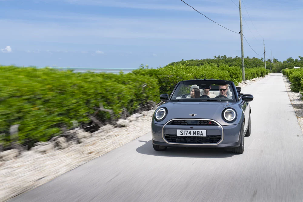 Mini Cabrio 2025, un clásico moderno que huye de lo eléctrico 8 Motor16 MINI CABRIO 4 Motor16