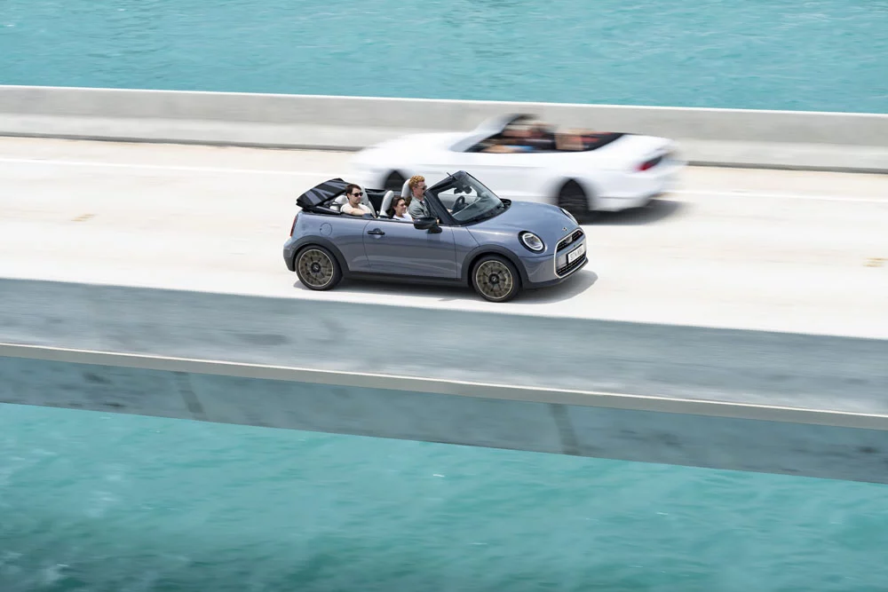 Mini Cabrio 2025, un clásico moderno que huye de lo eléctrico 10 Motor16 MINI CABRIO 6 Motor16