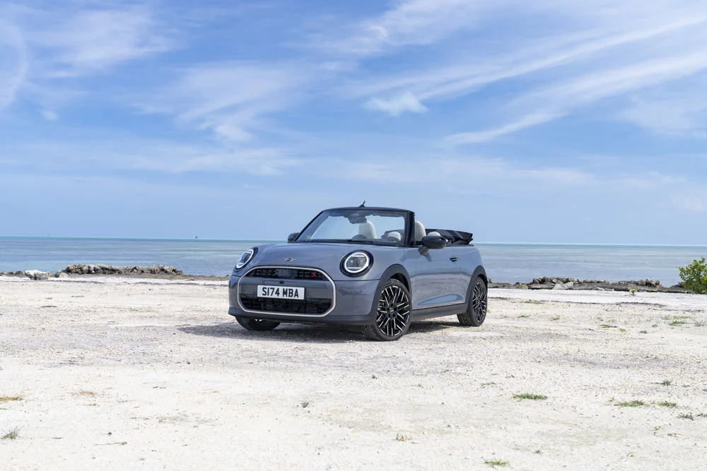 Mini Cabrio 2025, un clásico moderno que huye de lo eléctrico 11 Motor16 MINI CABRIO 7 Motor16