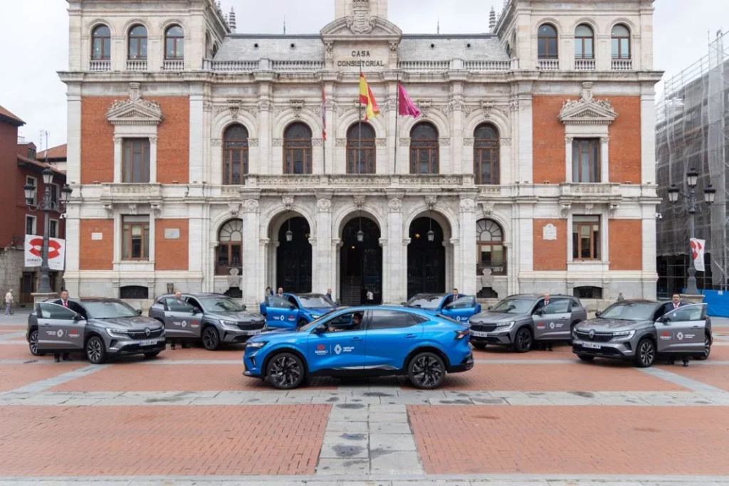 El coche que estará apoyando al cine en la Seminci de Valladolid 4 Motor16 RENAULT RAFALE SEMINCI6 Motor16