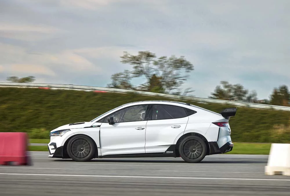 Škoda Enyaq RS Race: competir de manera sostenible 5 Motor16 Škoda Enyaq RS Race