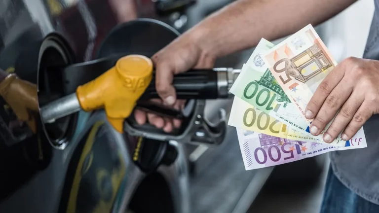 5 consejos que debes poner en práctica para ahorrar hasta la última gota de gasolina en tus vacaciones
