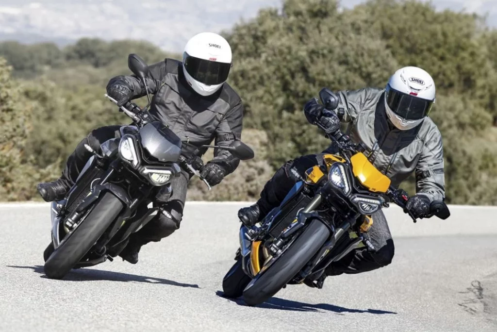 Aunque es una locura que puede acabar con tu vida, ir en moto sin casco es legal... con matices 176 Motor16 casco