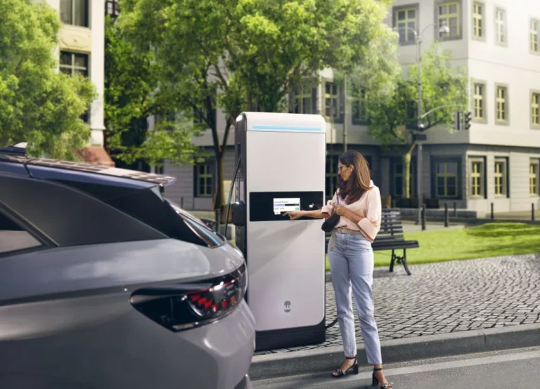Ventas de coches por tecnologías: subidón eléctrico