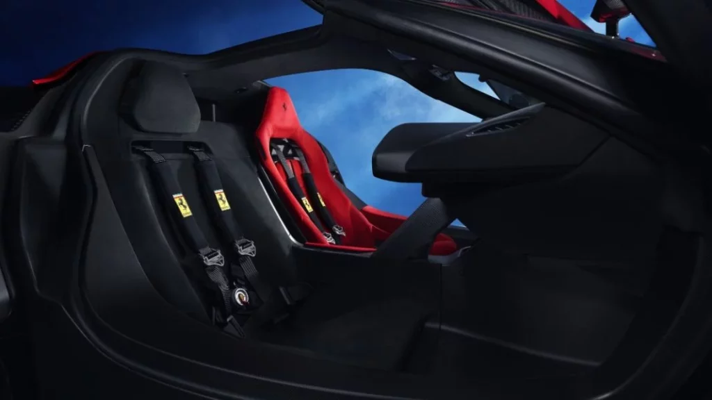 El detalle clave para el acompañante que tiene el superdeportivo de Ferrari