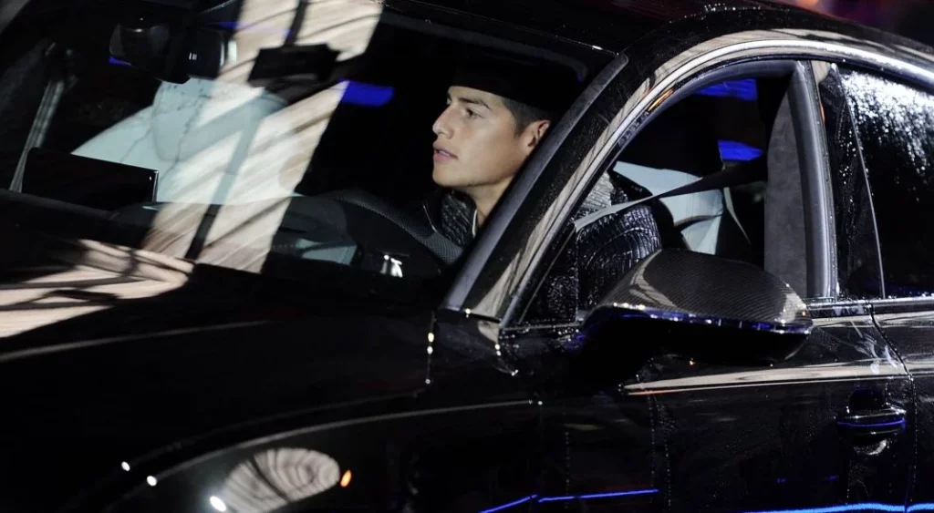 No es solo este coche: el impresonante garage de James Rodríguez