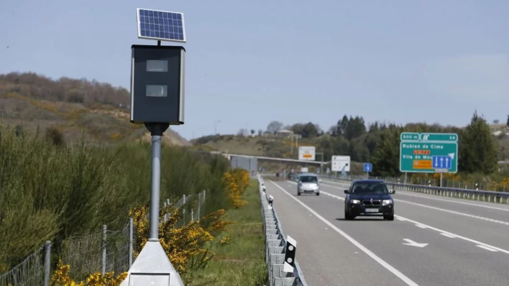 La DGT ahora da consejos de cómo se debe conducir un tractor por las vías públicas 103 Motor16 sanciones