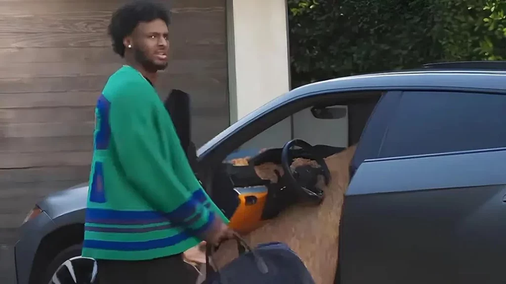 El impresionante SUV de 400.000 euros que el hijo de LeBron James usa para ir a entrenar 1 Motor16 multa llevaron botellas camion cantabria 2 Motor16