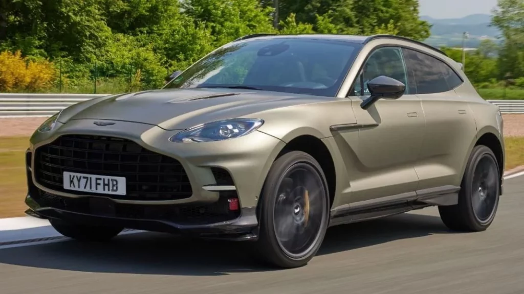 El Aston Martín DBX, el primer pedido en la lista de Neymar