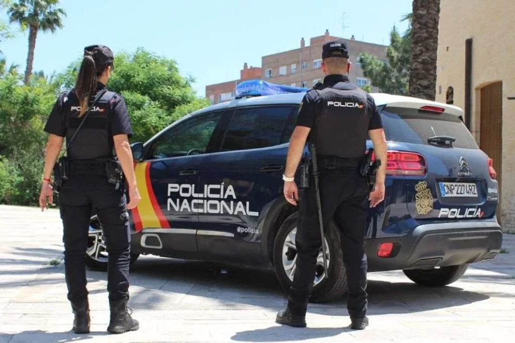 La Policía Nacional avisa: La función de tu móvil que tienes que apagar cuando conduces 2 Motor16 La recomendación de la Policía Nacional para prevenir ataques