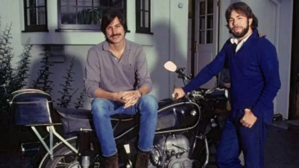La sensacional moto con la que Steve Jobs iba a trabajar en 1981 2 Motor16 Qué pasó con la moto de Steve Jobs