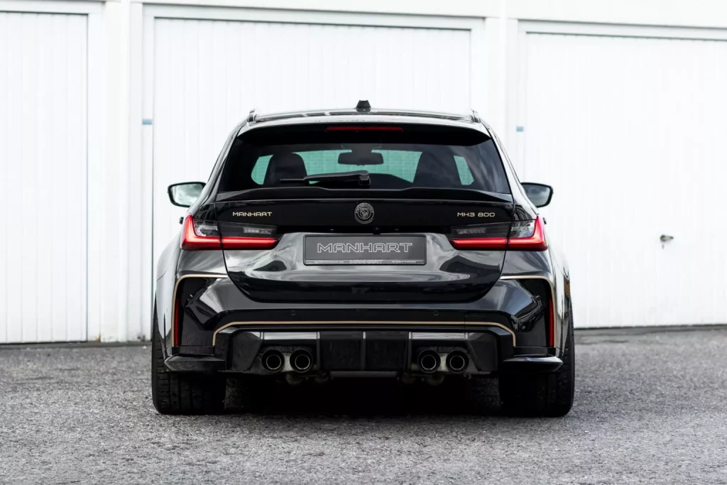 El BMW M3 Touring que deja tirado al BMW M5 Touring viene firmado por Manhart 4 Motor16 2023 BMW M3 Touring. Manhart MH3 800 Touring. Imagen trasera.