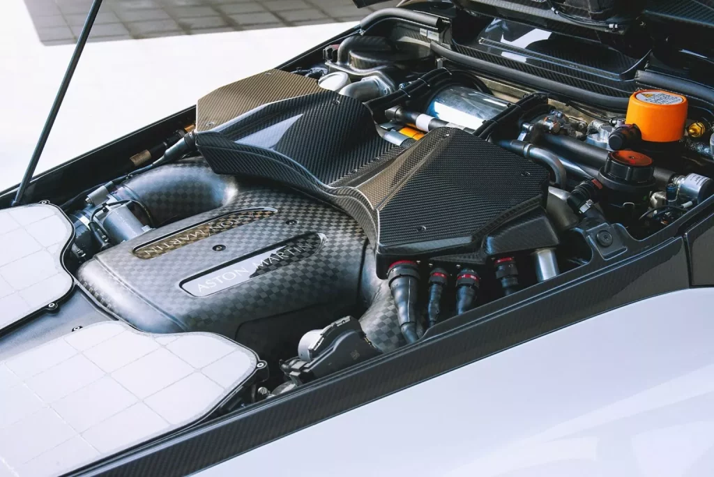 2024 Aston Martin Valkyrie. RM Sotheby's. Imagen motor.
