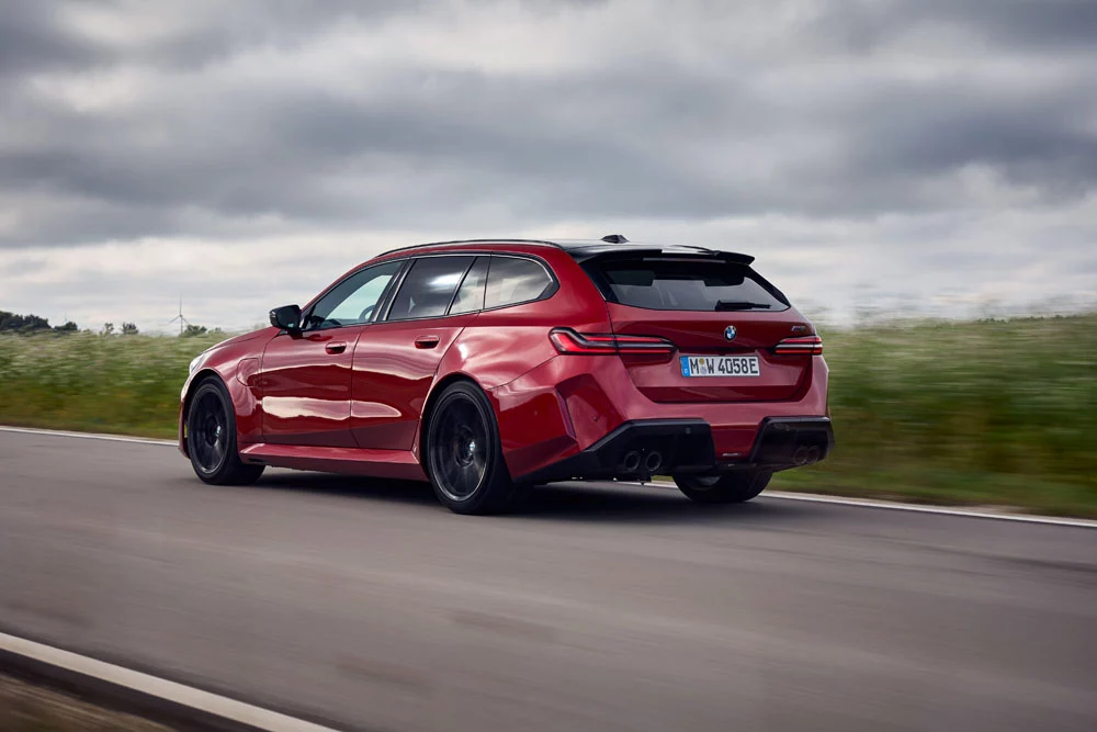El BMW M5 Touring tiene precio en España: 2.600 euros en favor de la practicidad 11 Motor16 2024 BMW M5 Touring precio 1 Motor16