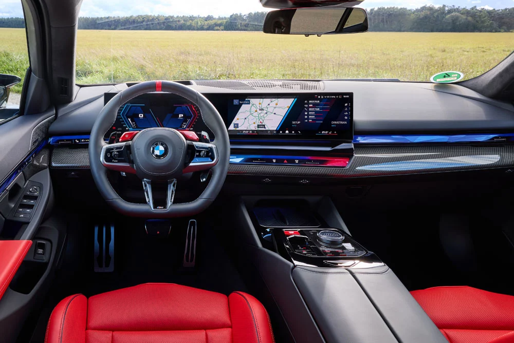 El BMW M5 Touring tiene precio en España: 2.600 euros en favor de la practicidad 14 Motor16 2024 BMW M5 Touring precio 10 Motor16