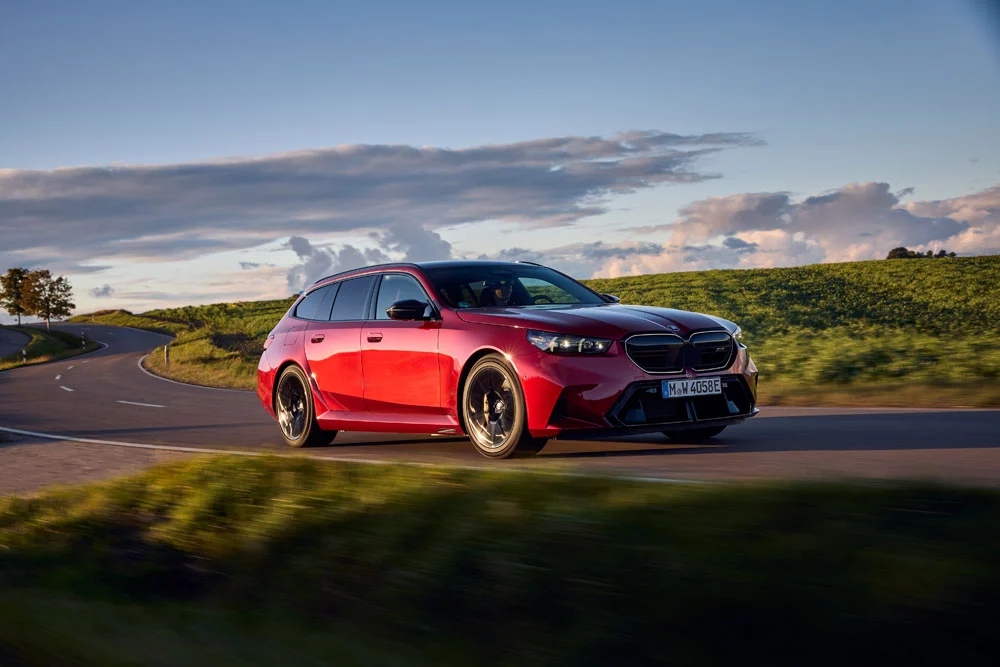 El BMW M5 Touring tiene precio en España: 2.600 euros en favor de la practicidad 9 Motor16 2024 BMW M5 Touring precio 2 Motor16