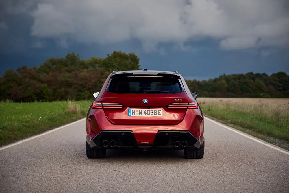 El BMW M5 Touring tiene precio en España: 2.600 euros en favor de la practicidad 8 Motor16 2024 BMW M5 Touring precio 7 Motor16