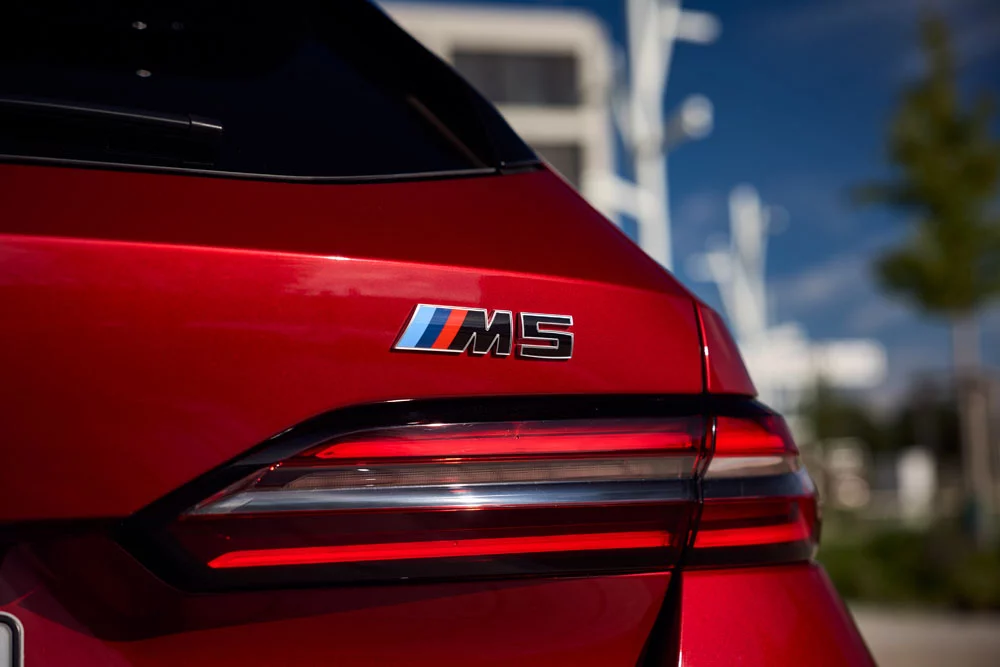 El BMW M5 Touring tiene precio en España: 2.600 euros en favor de la practicidad 13 Motor16 2024 BMW M5 Touring precio 8 Motor16