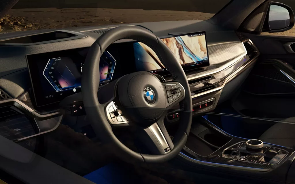 El BMW X5 más exclusivo se estira y se viste de oro 3 Motor16 2024 BMW X5 Dark Flame. Imagen interior.