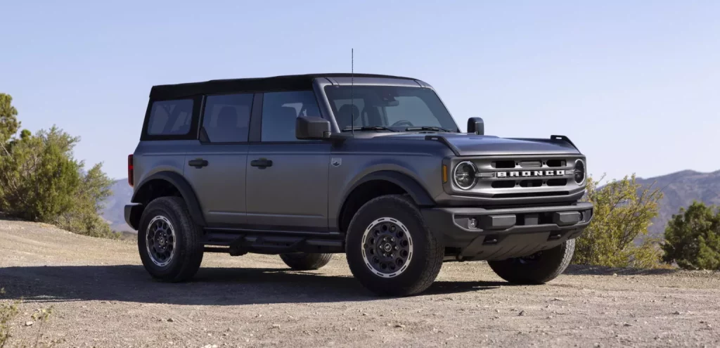 El Ford Bronco se pone en forma y rescata su versión 'low cost' 37 Motor16 2024 Ford Bronco Matte 5 Motor16
