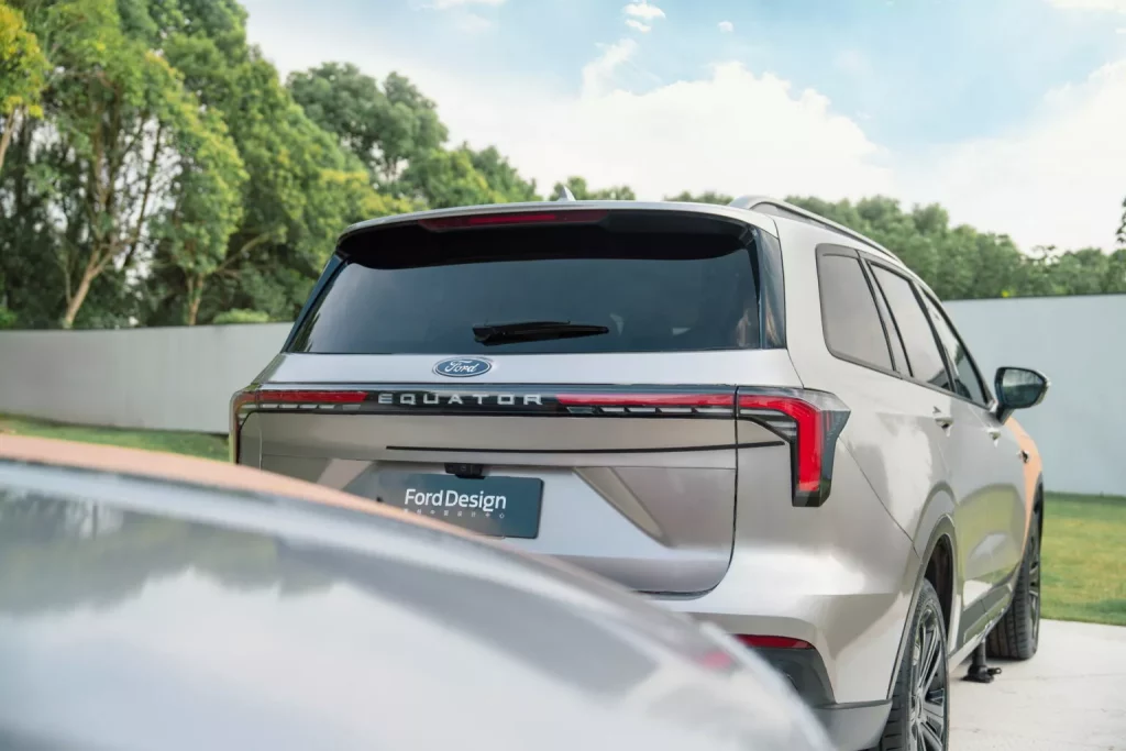 Ford Equator: El Kuga de siete plazas que se vende solo en China 13 Motor16 2024 Ford Equator PHEV China 8 Motor16