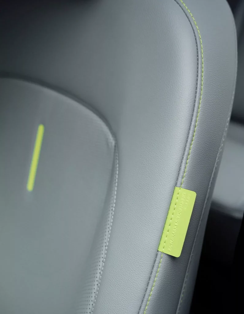 El Hyundai Kona más exclusivo es eléctrico y se puede tirar al barro 13 Motor16 2024 Hyundai Kona Manua Loa 11 Motor16
