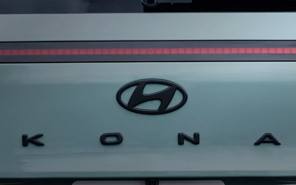El Hyundai Kona más exclusivo es eléctrico y se puede tirar al barro 10 Motor16 2024 Hyundai Kona Manua Loa 8 Motor16