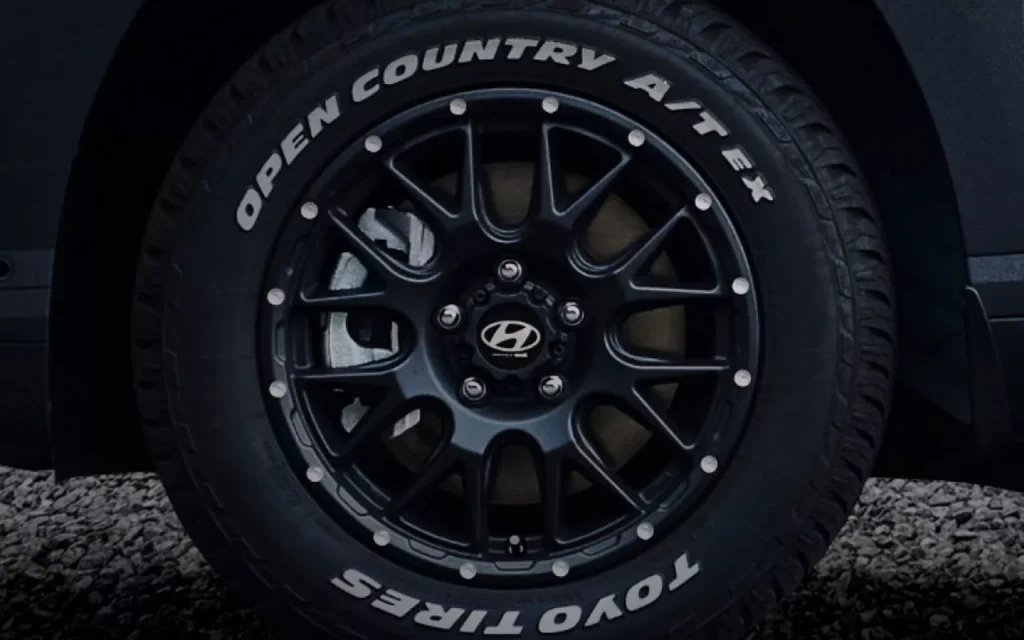 El Hyundai Kona más exclusivo es eléctrico y se puede tirar al barro 11 Motor16 2024 Hyundai Kona Manua Loa 9 Motor16