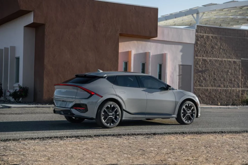 2024 Kia EV6 EE.UU. Imagen trasera.