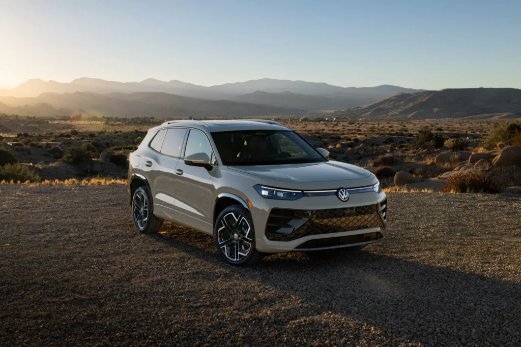 El Volkswagen Tiguan 'yanqui' es el mix perfecto entre Tiguan y Tayron 12 Motor16 2024 Volkswagen Tiguan USA 10 Motor16