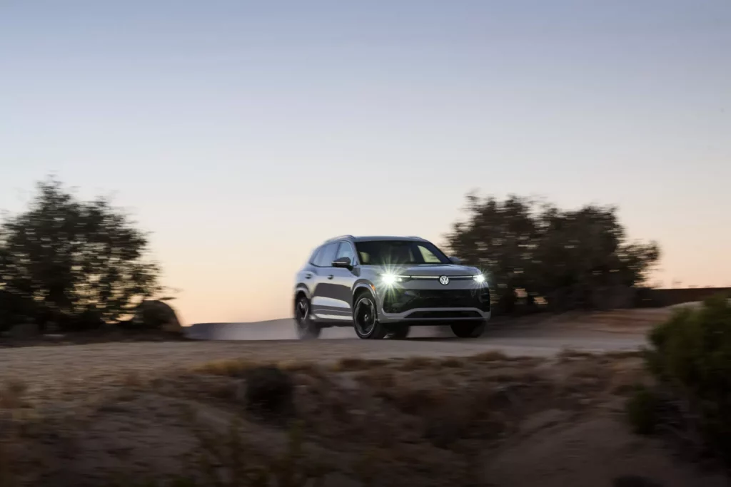 El Volkswagen Tiguan 'yanqui' es el mix perfecto entre Tiguan y Tayron 20 Motor16 2024 Volkswagen Tiguan USA 12 Motor16