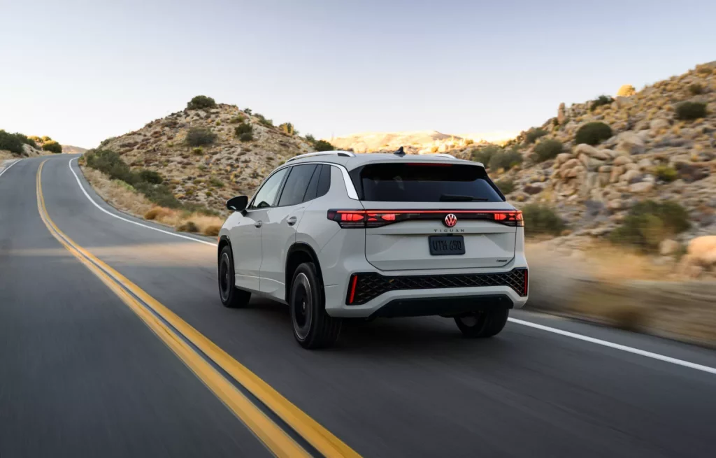 El Volkswagen Tiguan 'yanqui' es el mix perfecto entre Tiguan y Tayron 23 Motor16 2024 Volkswagen Tiguan USA 19 Motor16