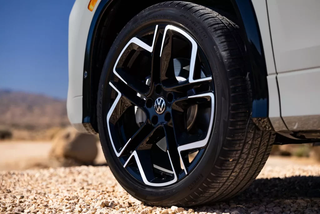 El Volkswagen Tiguan 'yanqui' es el mix perfecto entre Tiguan y Tayron 38 Motor16 2024 Volkswagen Tiguan USA 28 Motor16