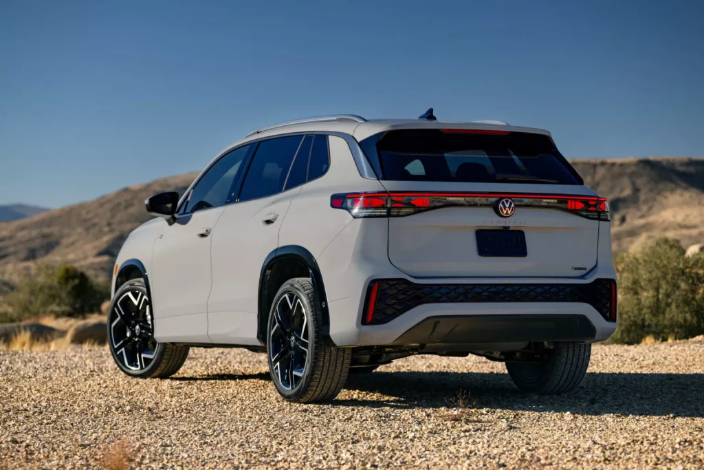 El Volkswagen Tiguan 'yanqui' es el mix perfecto entre Tiguan y Tayron 15 Motor16 2024 Volkswagen Tiguan USA 4 Motor16
