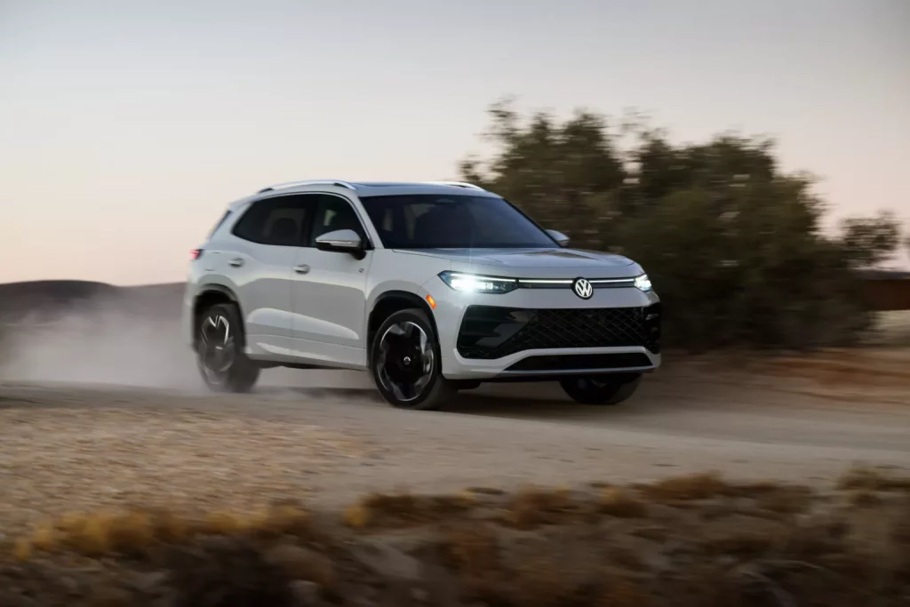 El Volkswagen Tiguan 'yanqui' es el mix perfecto entre Tiguan y Tayron 21 Motor16 2024 Volkswagen Tiguan USA 60 Motor16