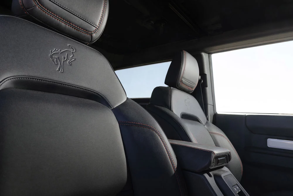 El Ford Bronco se pone en forma y rescata su versión 'low cost' 21 Motor16 2025 Ford Bronco Stroppe Special Edition 13 Motor16