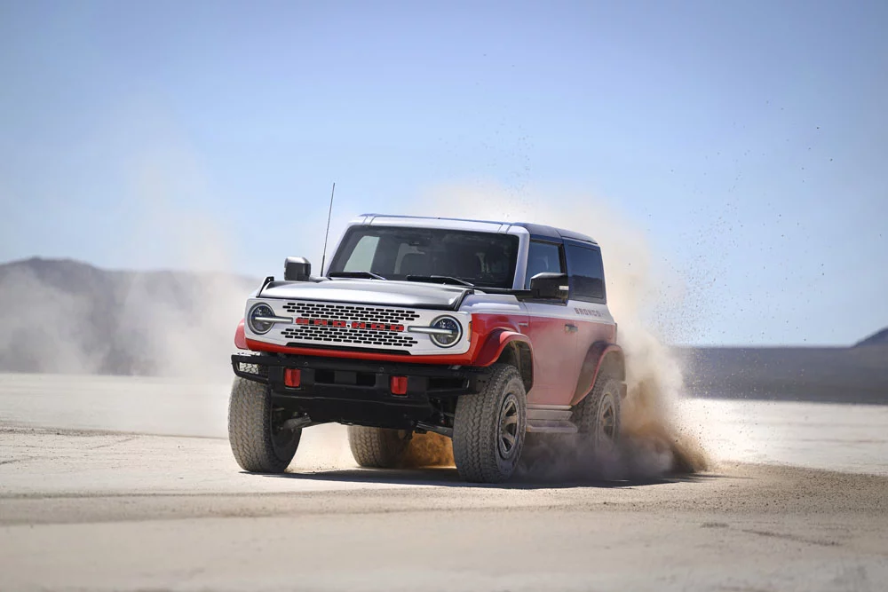El Ford Bronco se pone en forma y rescata su versión 'low cost' 11 Motor16 2025 Ford Bronco Stroppe Special Edition 3 Motor16