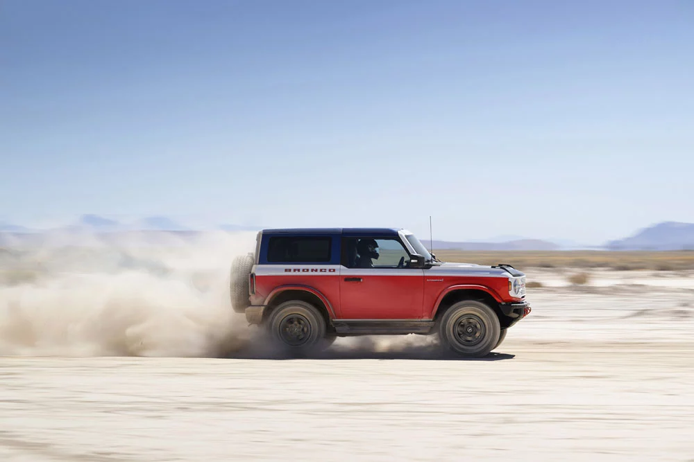 El Ford Bronco se pone en forma y rescata su versión 'low cost' 12 Motor16 2025 Ford Bronco Stroppe Special Edition 4 Motor16