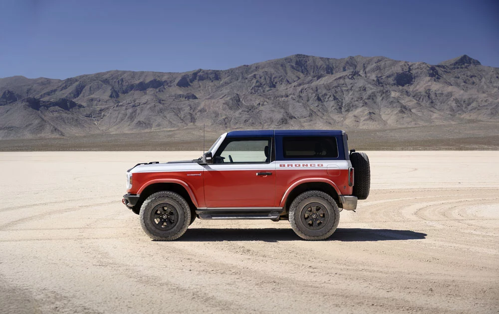 El Ford Bronco se pone en forma y rescata su versión 'low cost' 16 Motor16 2025 Ford Bronco Stroppe Special Edition 8 Motor16