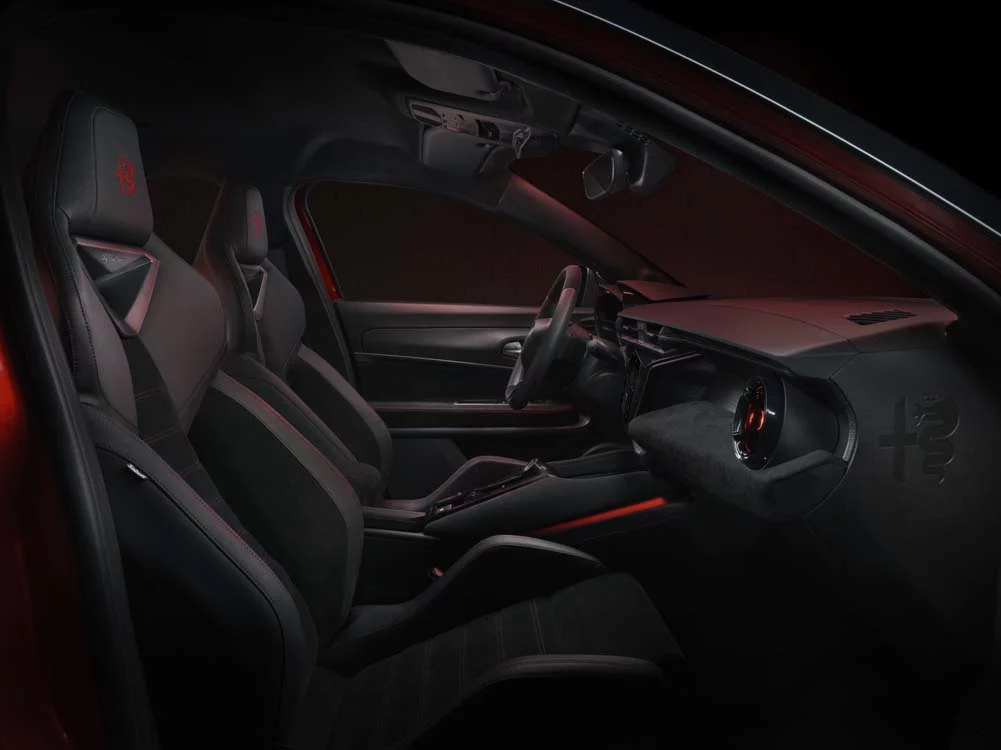 Ya está disponible el Alfa Romeo Junior eléctrico de 'carreras' 12 Motor16 Alfa Romeo Junior Veloce 11 Motor16