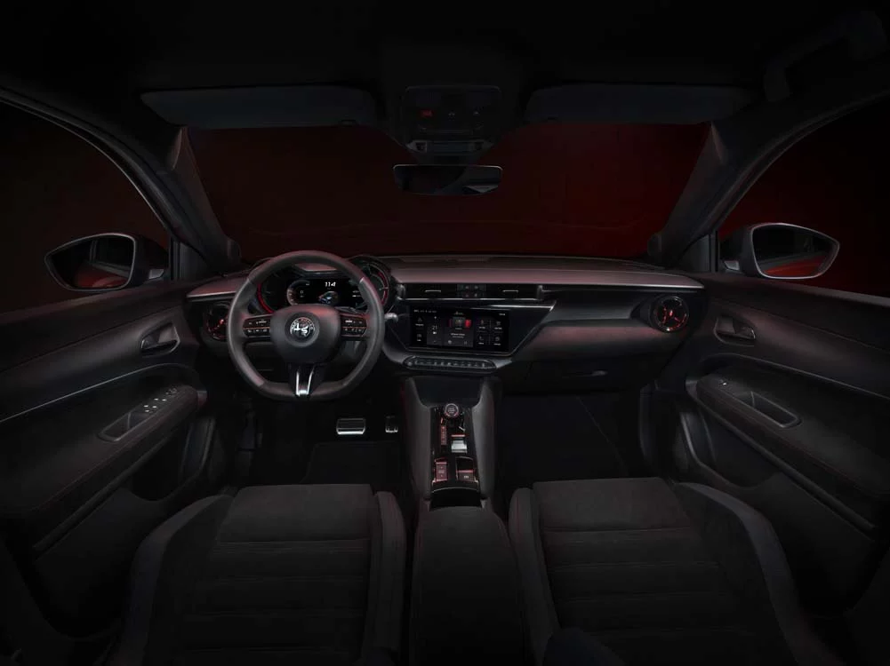 Ya está disponible el Alfa Romeo Junior eléctrico de 'carreras' 7 Motor16 Alfa Romeo Junior Veloce 2 Motor16