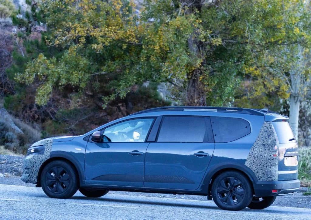 El Dacia Jogger 2025 ya rueda por carreteras españolas 12 Motor16 Dacia Jogger 2025 10 Motor16