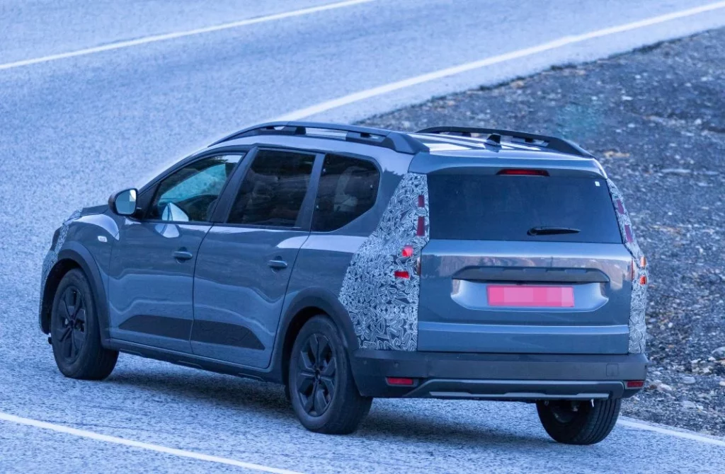 El Dacia Jogger 2025 ya rueda por carreteras españolas 16 Motor16 Dacia Jogger 2025 14 Motor16