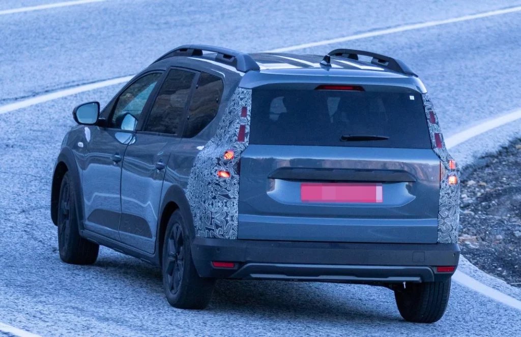 El Dacia Jogger 2025 ya rueda por carreteras españolas 2 Motor16 Dacia Jogger 2025 16 Motor16