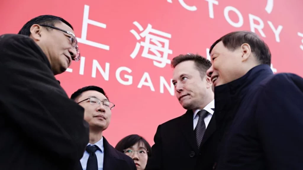 El Elon Musk de China que duerme en su propia fábrica, donde ha fabricado 100.000 coches en 230 días 1 Motor16 El logro de Xiaomi que envidiará Elon Musk